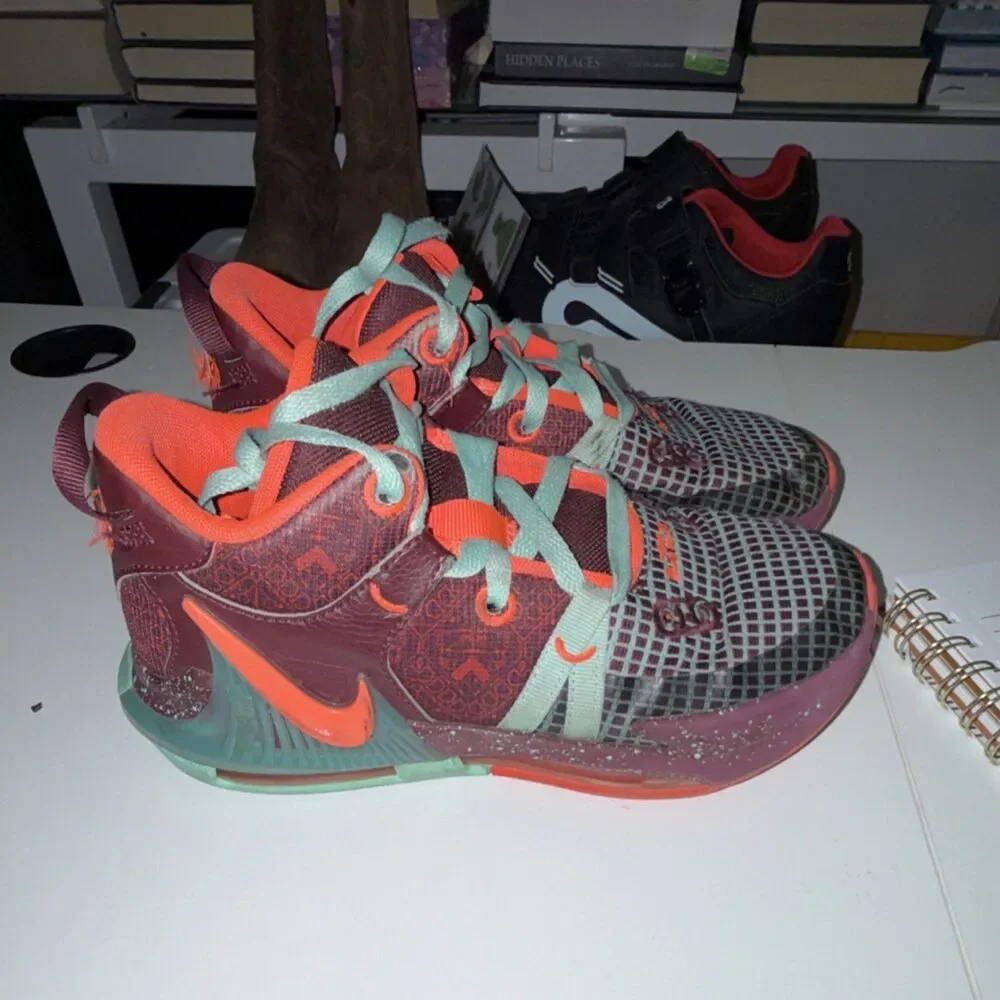 Nike LeBron Witness 7 FB8976-600 Sneakers Burgundy Orange Kids US 4.5Y